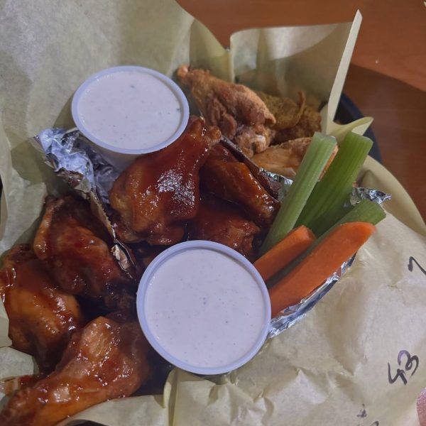 The Wing King sampler: 9 wings, 3 flavors, with ranch and veggies